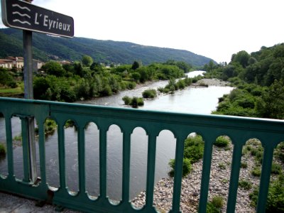 St.Laurent-du-Pape (Ardèche, Fr) l'Eyrieux, vue du pont photo