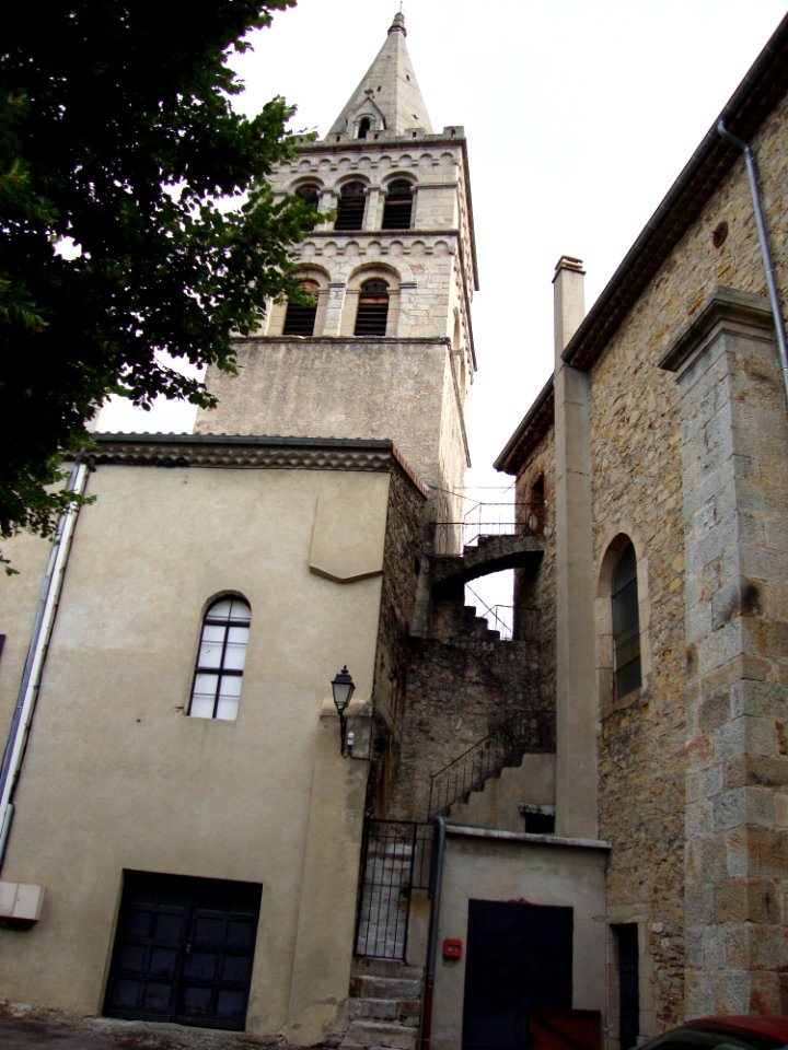 St.Etienne-de-Fontbellon (Ardèche, Fr) église, tour et escalier extérieur