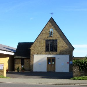 St Wilfrid's RC Church, South Road, Hailsham (September 2016) (1955 building) (3)