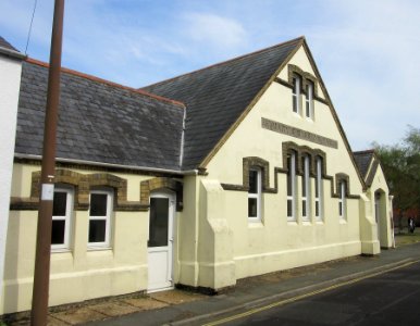 St Andrew's Christian Centre, St Andrew's Road, Cowes, Isle of Wight (May 2016) (4)