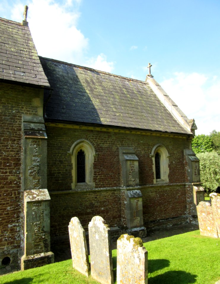 St Peter's Church, Church Lane, Hambledon (June 2015) (Chancel)