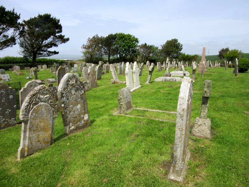 St Andrew's Church, Church Place, Chale (May 2016) (Churchyard) (2)