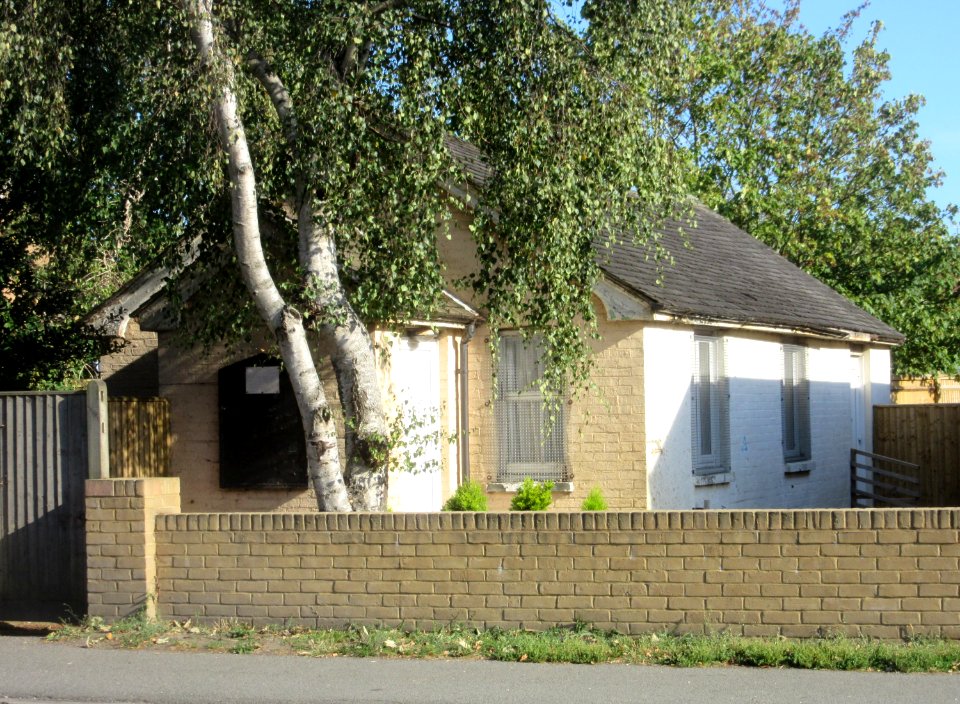 St Wilfrid's RC Church, South Road, Hailsham (September 2016) (1922 building) (1)