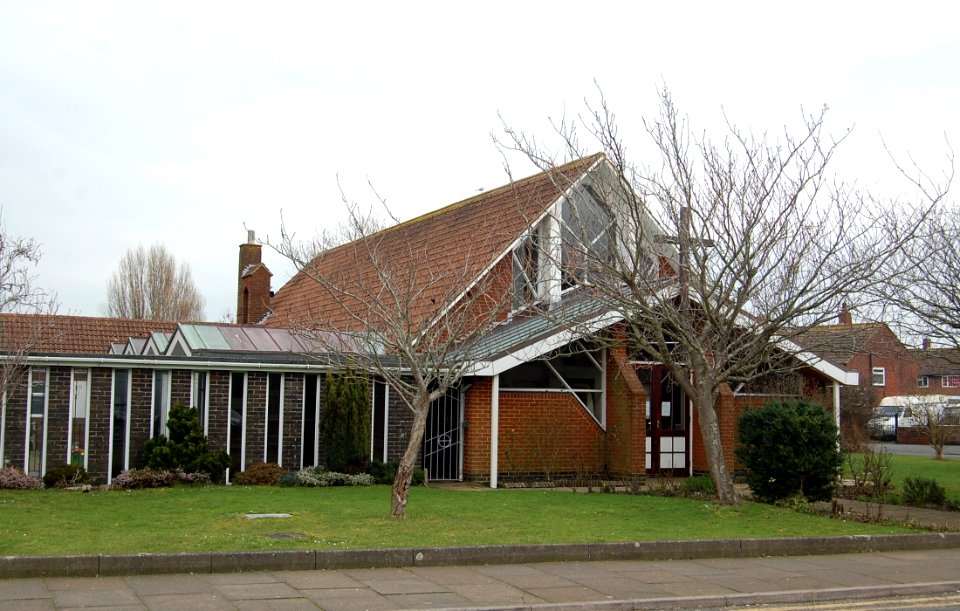 St Richard's Church, Etchingham Road, Langney, Eastbourne (February 2019) (6)