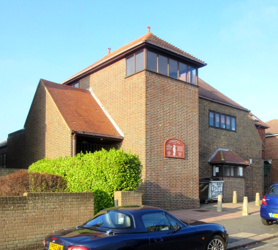 St Richard's Church, Egmont Road, The Knoll, Hangleton (December 2016) (4)