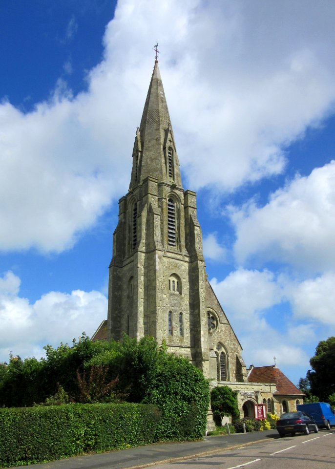 St Saviour-on-the-Cliff Church, Queens Road, Shanklin (July 2016) (1)