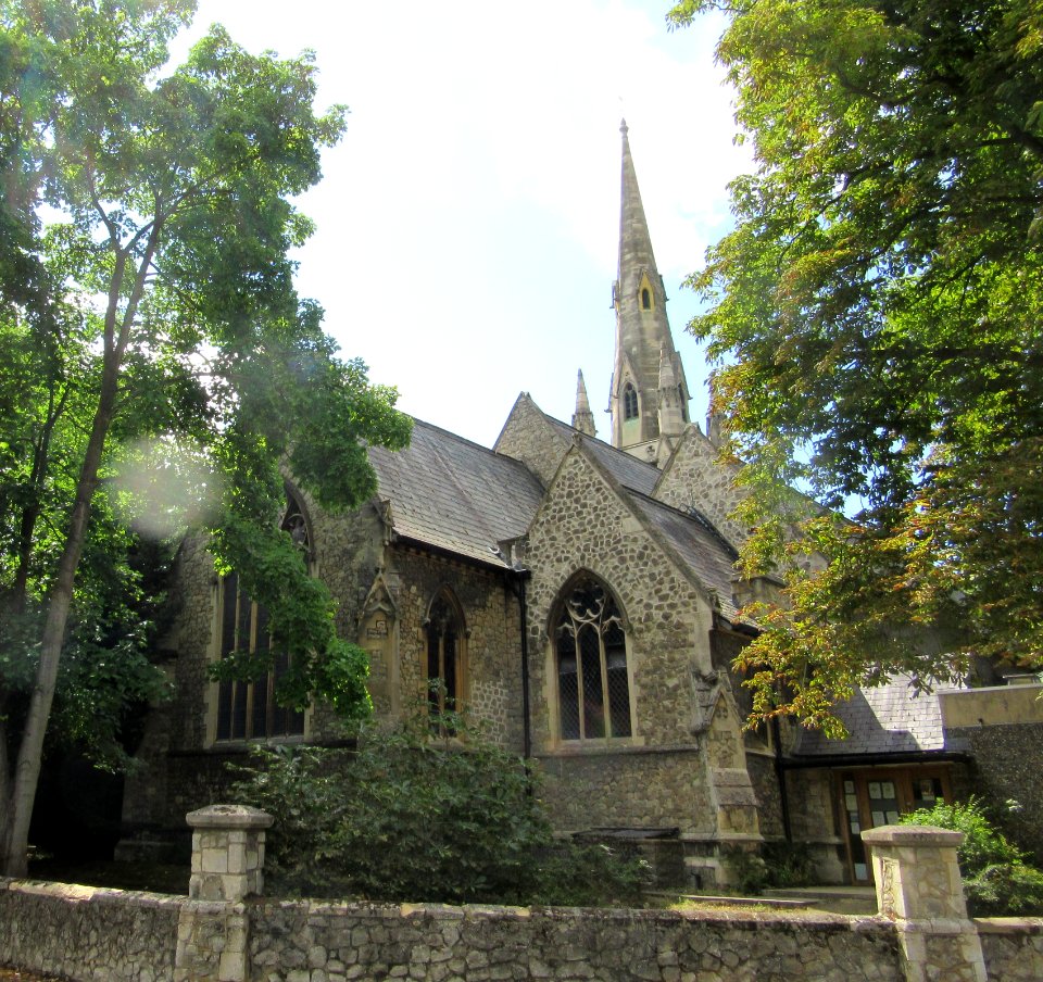 St Paul's Church, Church Road–Palace Road, East Molesey (NHLE Code 1031856) (July 2015) (7)