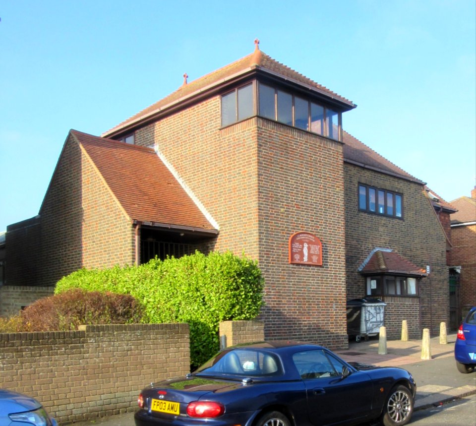 St Richard's Church, Egmont Road, The Knoll, Hangleton (December 2016) (2)