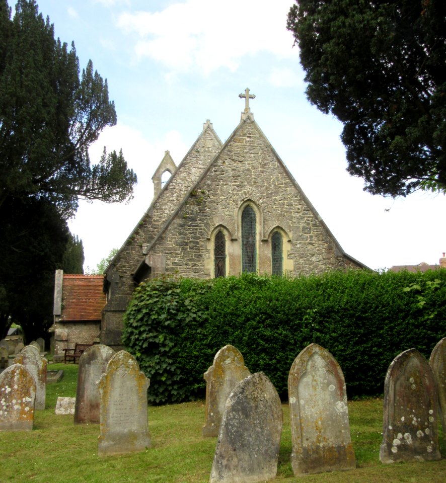 St Peter's Church, Church Road, Havenstreet (May 2016) (6)
