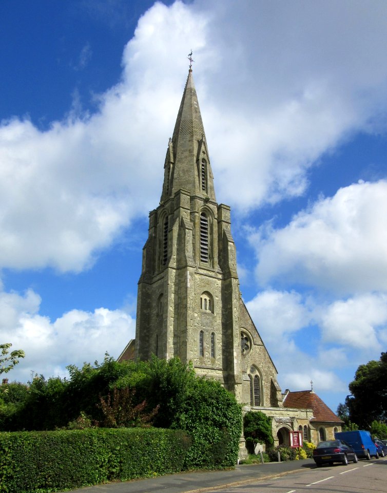 St Saviour-on-the-Cliff Church, Queens Road, Shanklin (July 2016) (2)