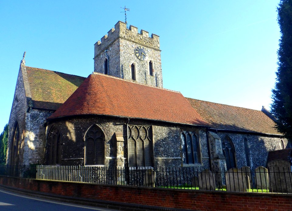 St Mary's Church, Quarry Street, Guildford (April 2014) (1)