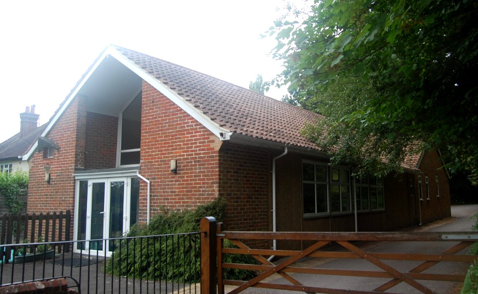 St Paul's United Reformed Church, Hill Brow Road, Hill Brow (July 2019) (1)