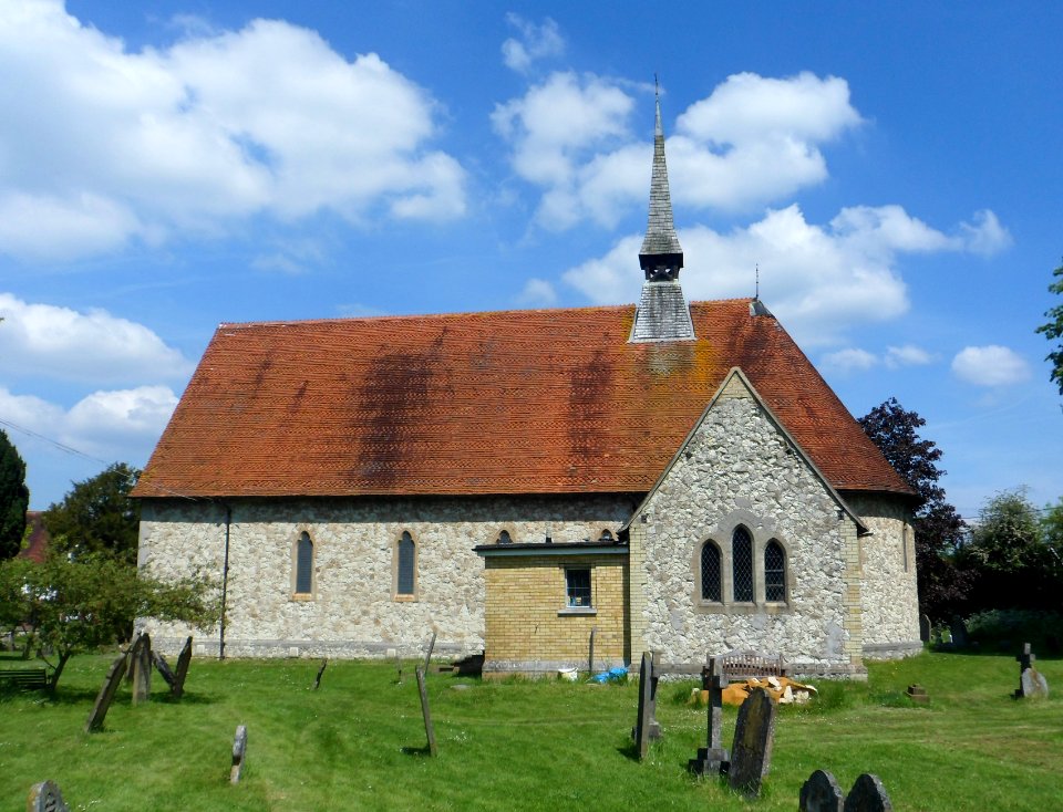 St Paul's Church, Poyle Road, Tongham (May 2014) (4)