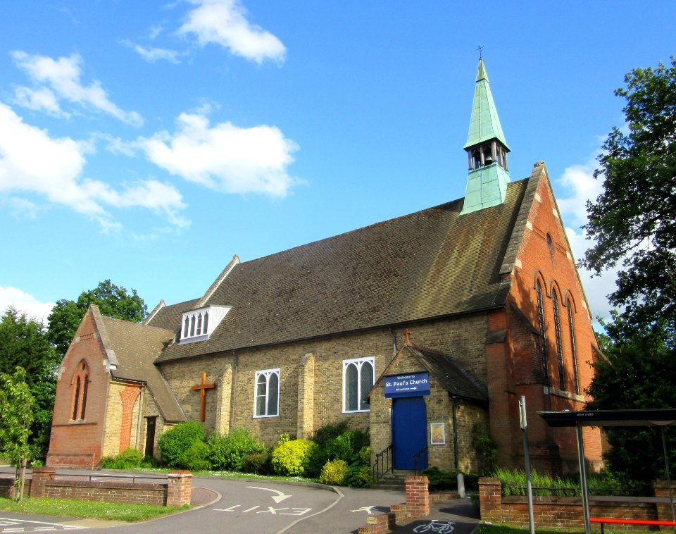 St Paul's Church, Oriental Road, Maybury, Woking (June 2015) (4)