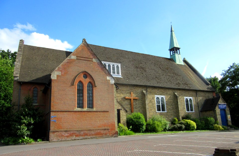 St Paul's Church, Oriental Road, Maybury, Woking (June 2015) (3)