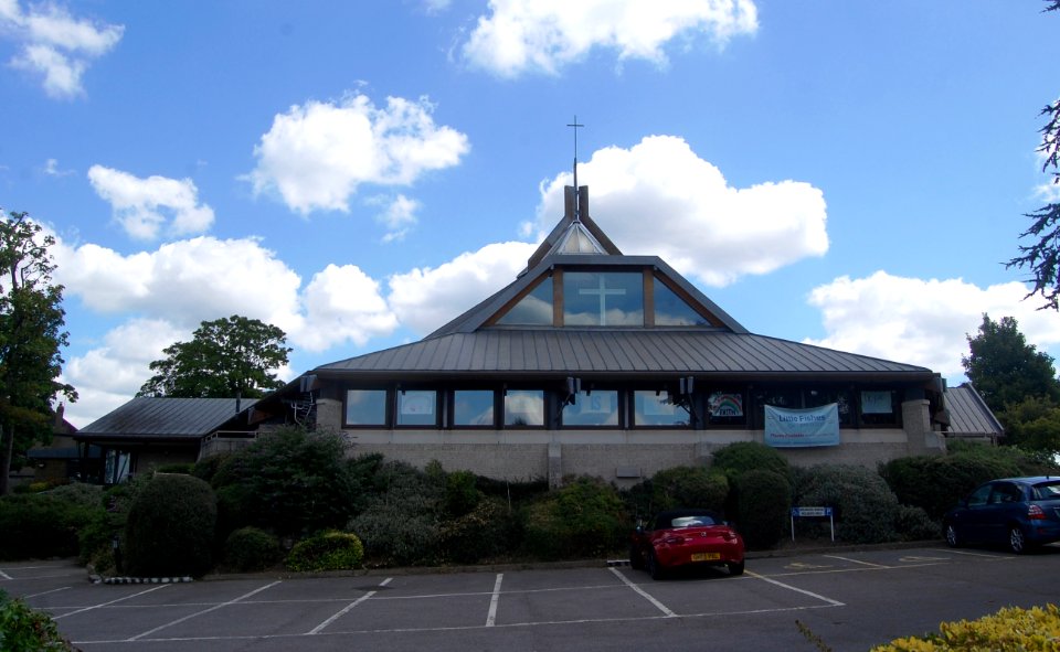 St Paul's Church, Northey Avenue, Howell Hill, near Ewell (July 2020) (6)