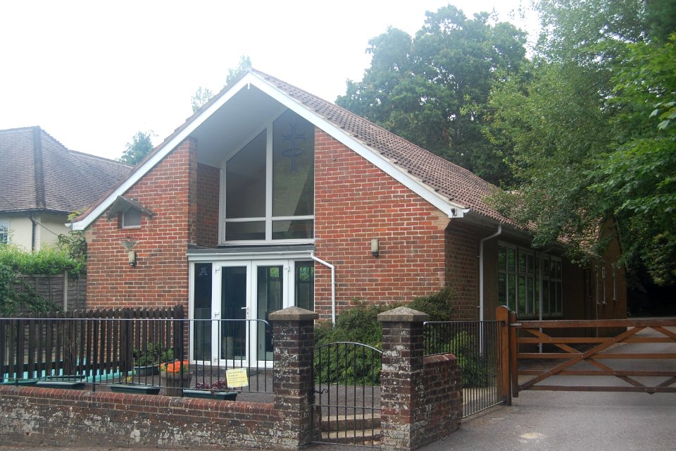 St Paul's United Reformed Church, Hill Brow Road, Hill Brow (July 2019) (4)