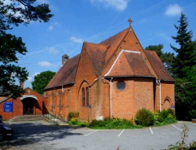 St Mary's Church, Wood Street, Ash Vale (May 2014) (2)