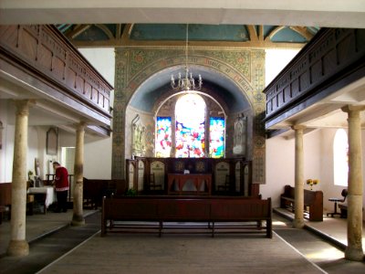 St Thomas, Friarmere, interior 1