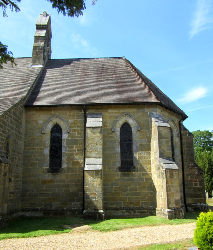 St Philip's Church, Ticehurst Road, Burwash Weald (June 2015) (5)