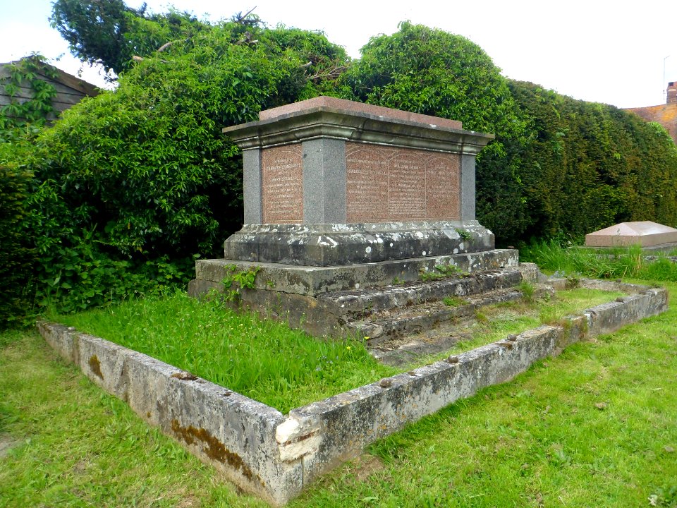 St Mary's Church, Petworth Road, Chiddingfold (May 2014) (Stilwell Table Tomb)