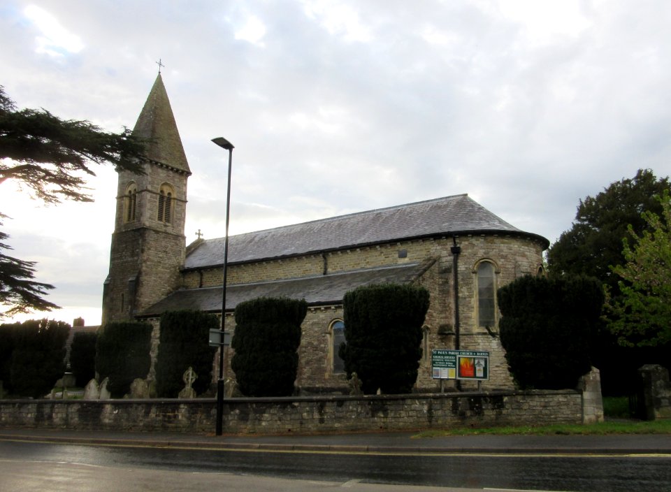 St Paul's Church, Staplers Road, Barton, Isle of Wight (May 2016) (3)