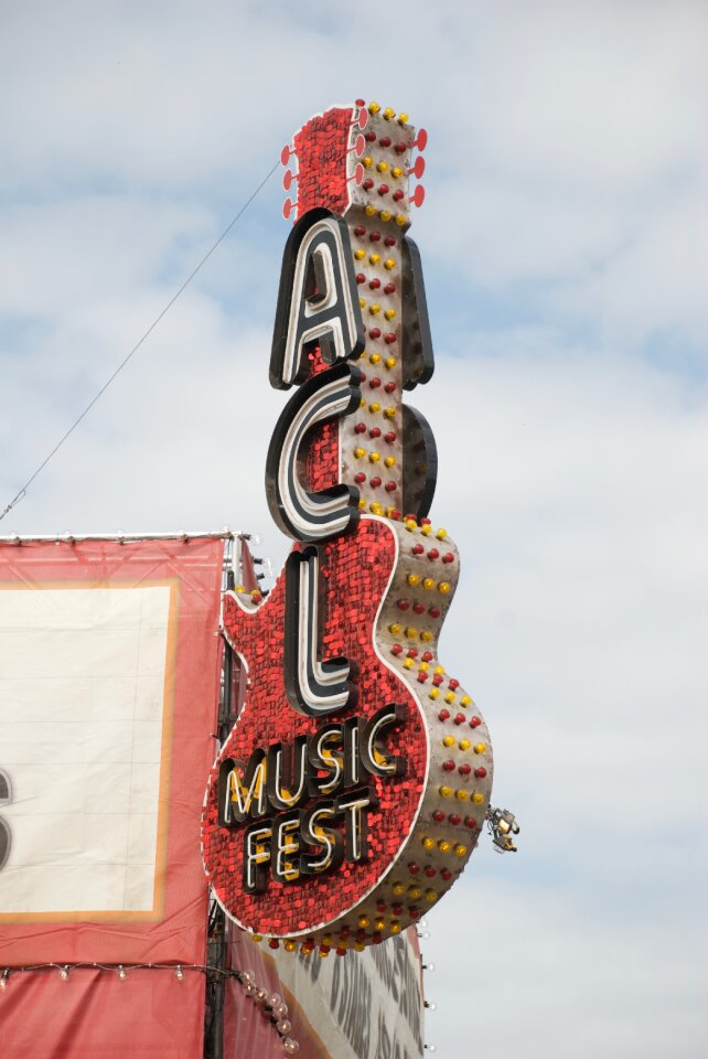 Limits festival sign street