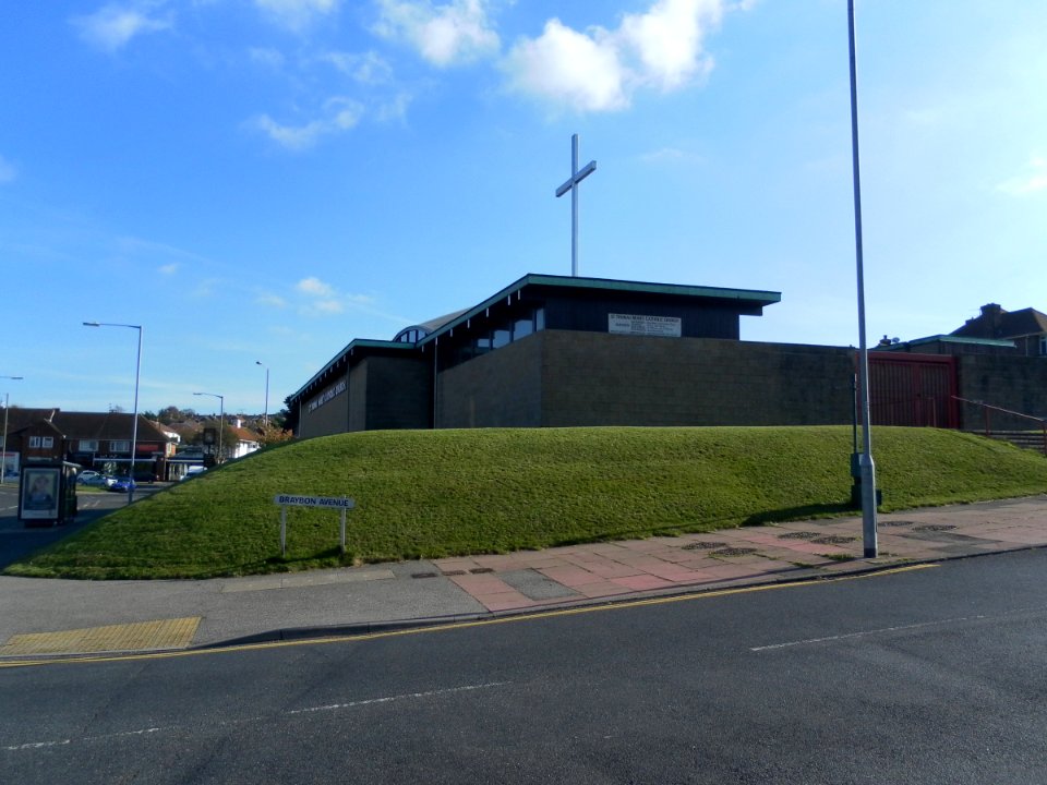 St Thomas More RC Church, Braybon Avenue, Patcham (October 2011) (2)