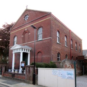St Thomas of Canterbury's RC Church, Pyle Street, Newport, Isle of Wight (May 2016) (5)