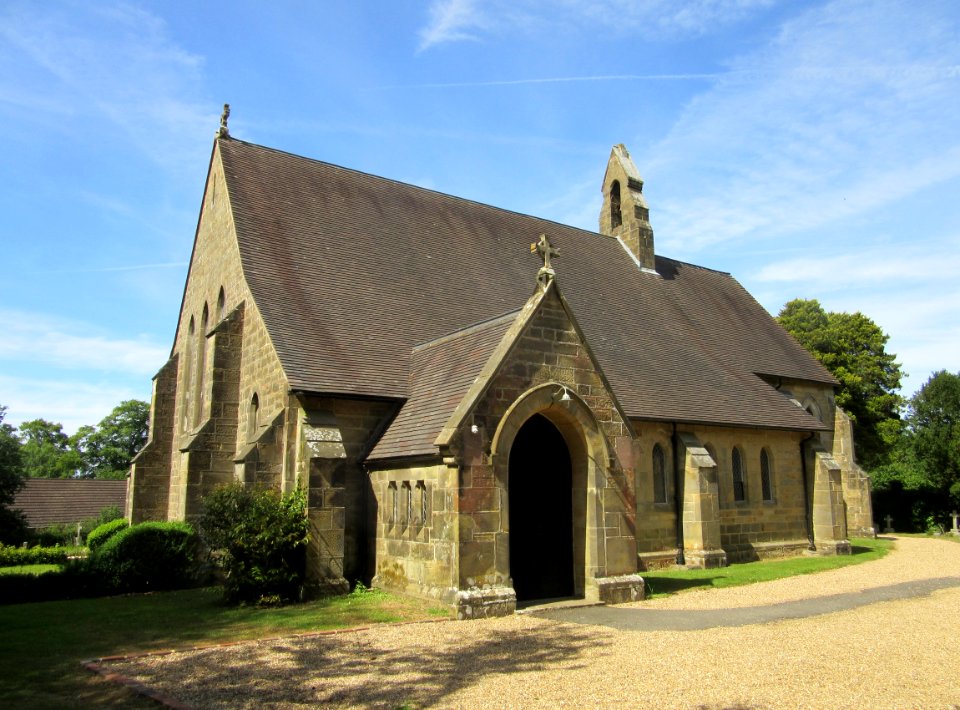 St Philip's Church, Ticehurst Road, Burwash Weald (June 2015) (8)