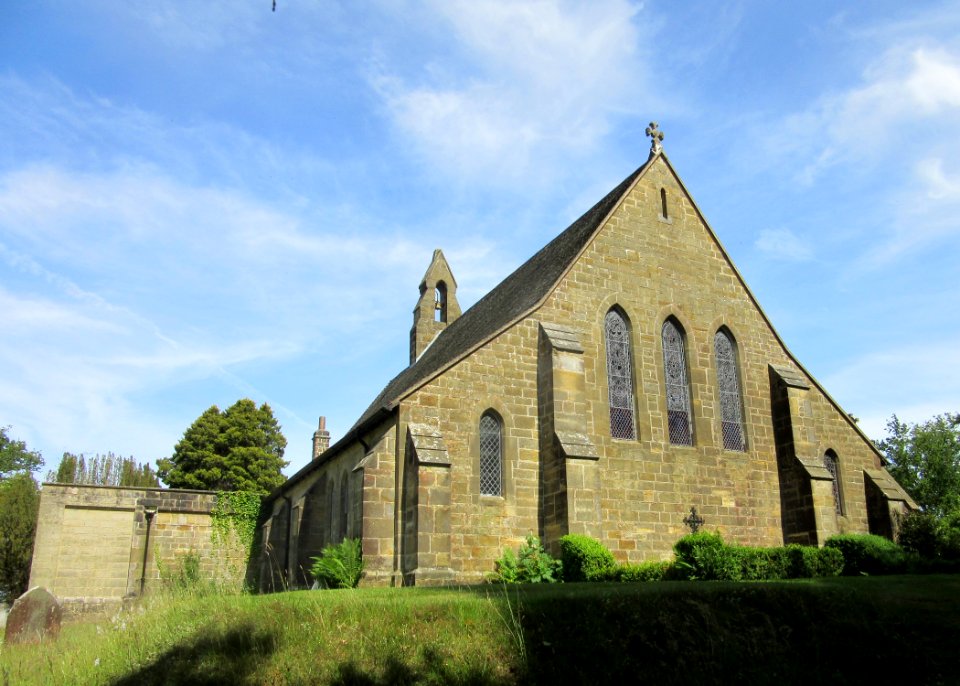 St Philip's Church, Ticehurst Road, Burwash Weald (June 2015) (12)