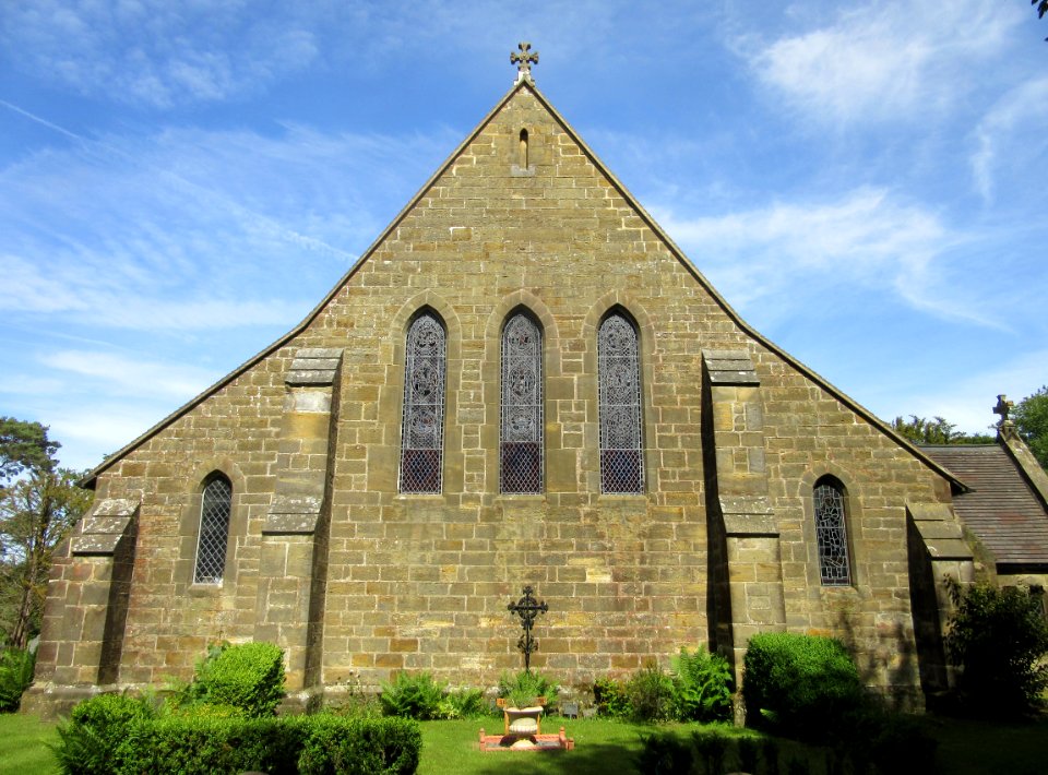 St Philip's Church, Ticehurst Road, Burwash Weald (June 2015) (11)