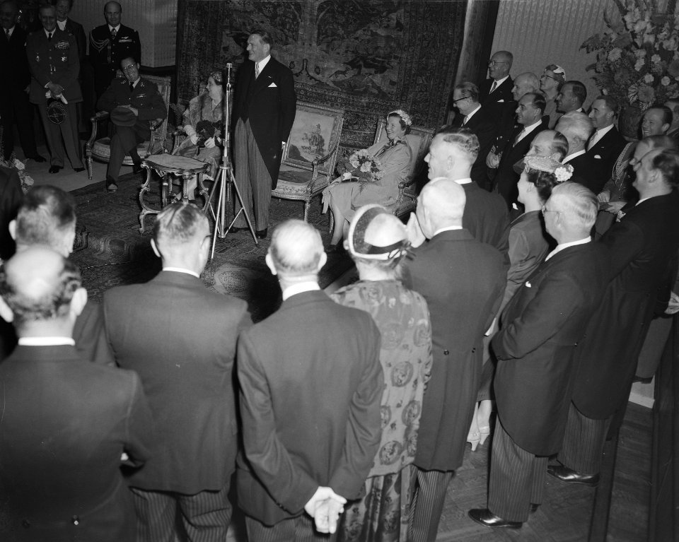 Staatsbezoek Franse president Coty aan Nederland. Tweede dag. Den Haag. Ontvangs, Bestanddeelnr 906-6135