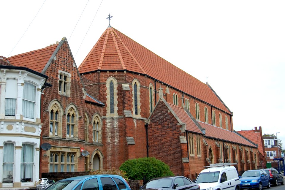 St Swithun's RC Church, Waverley Road, Southsea (October 2017) (5)