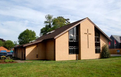 St Swithun Wells Church, Allington Lane, Fair Oak (June 2019) (2)