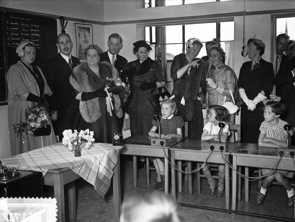 Staatsbezoek president Coty aan Nederland. Mevrouw Coty en koningin Juliana bezo, Bestanddeelnr 906-6171
