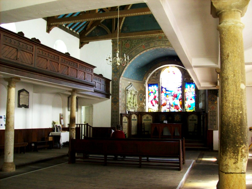 St Thomas, interior 2