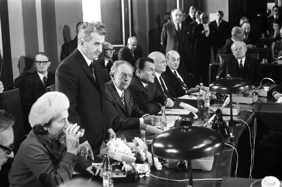 Staatsbezoek President Ceausescu van Roemenie, Ceausescu spreekt kamerleden toe , Bestanddeelnr 926-3365