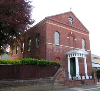 St Thomas of Canterbury's RC Church, Pyle Street, Newport, Isle of Wight (May 2016) (2)