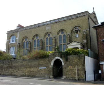 St Thomas of Canterbury's RC Church, Terminus Road, Cowes, Isle of Wight (May 2016) (2)
