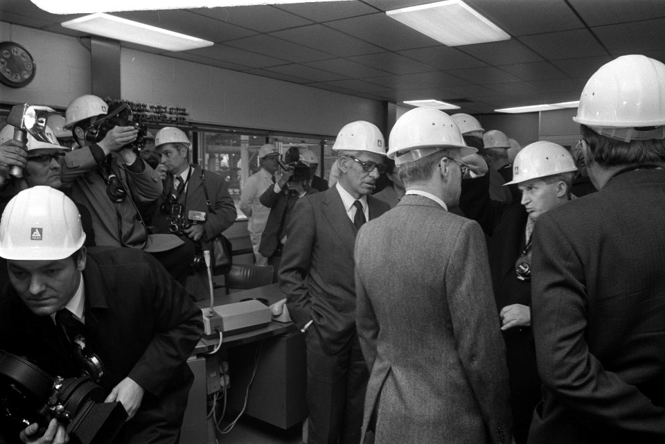 Staatsbezoek President Ceausescu van Roemenie, bezoek aan AKZO-zoutchemie in Bot, Bestanddeelnr 926-3397