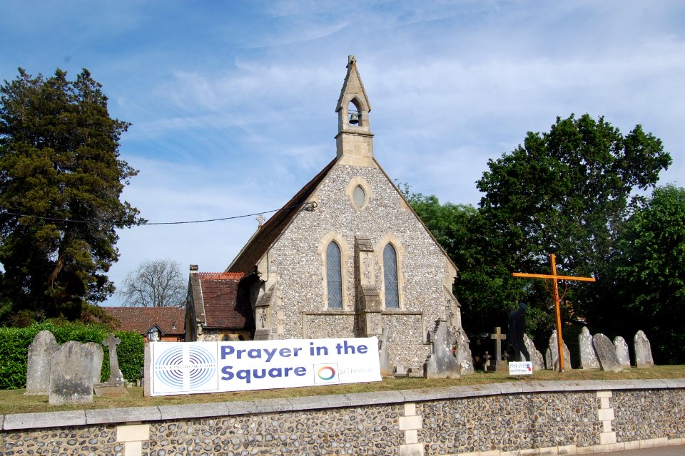 St Thomas's Church, Botley Road, Fair Oak (June 2019) (1)