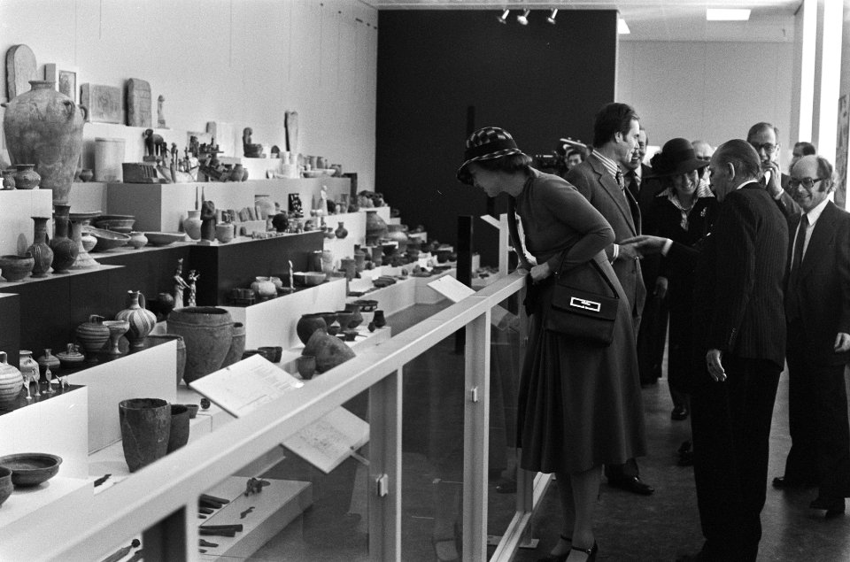 Staatsbezoek Koningin Margrethe en Prins Henrik van Denemarken bezoek Oudheidku, Bestanddeelnr 928-2426