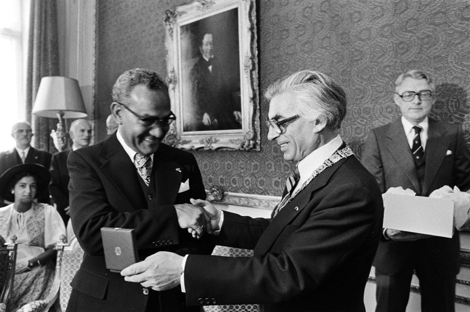 Staatsbezoek Surinaamse president Ferrier ontvangst in ambtswoning burgemeeste, Bestanddeelnr 929-3464