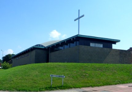 St Thomas More RC Church, Braybon Avenue, Patcham (August 2013) (2)