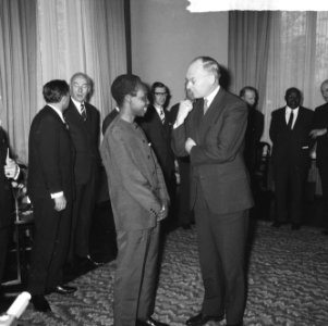 Staatsbezoek president Nyerere van Tanzania, aankomst president Nyerere in Amste, Bestanddeelnr 917-6712