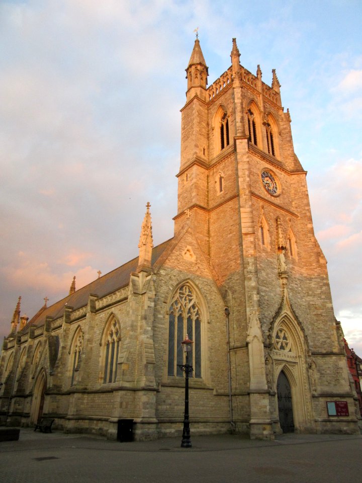 St Thomas's Minster, St Thomas's Square, Newport, Isle of Wight (May 2016) (2)