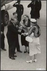 Staatsbezoek Franse president Coty aan Nederland. Terugkeer naar Parijs. Koning…, Bestanddeelnr 079-0565