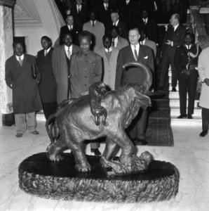 Staatsbezoek president Nyerere van Tanzania, president Nyerere bezoek gebracht a, Bestanddeelnr 917-6724