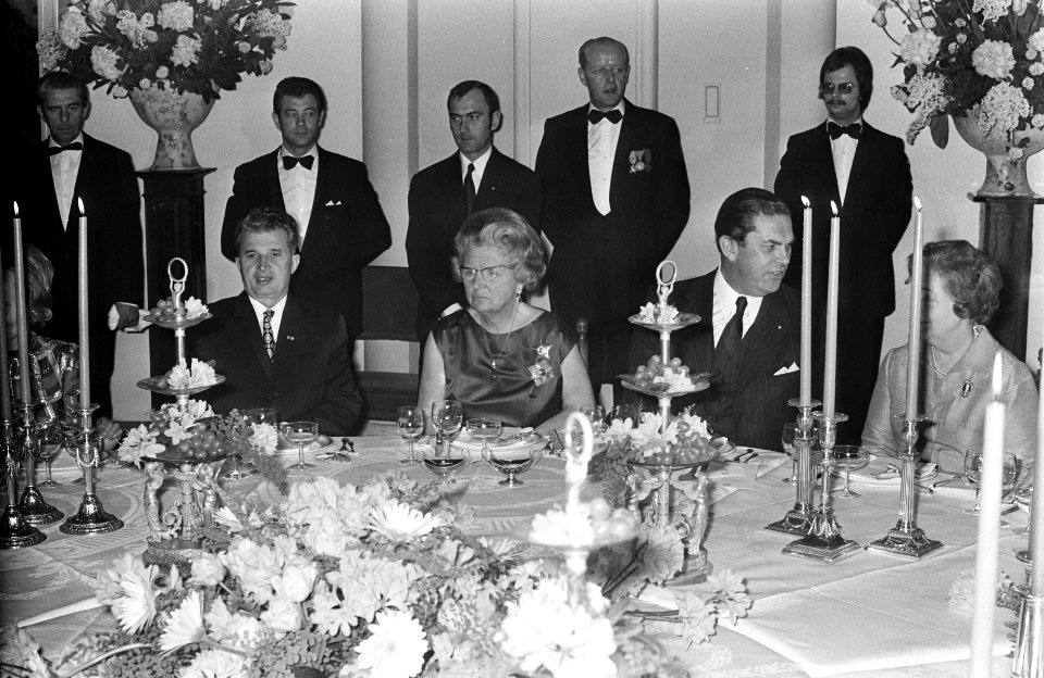 Staatsbezoek President Ceausescu van Roemenie, regeringsdiner in Rijksmuseum tg, Bestanddeelnr 926-3371